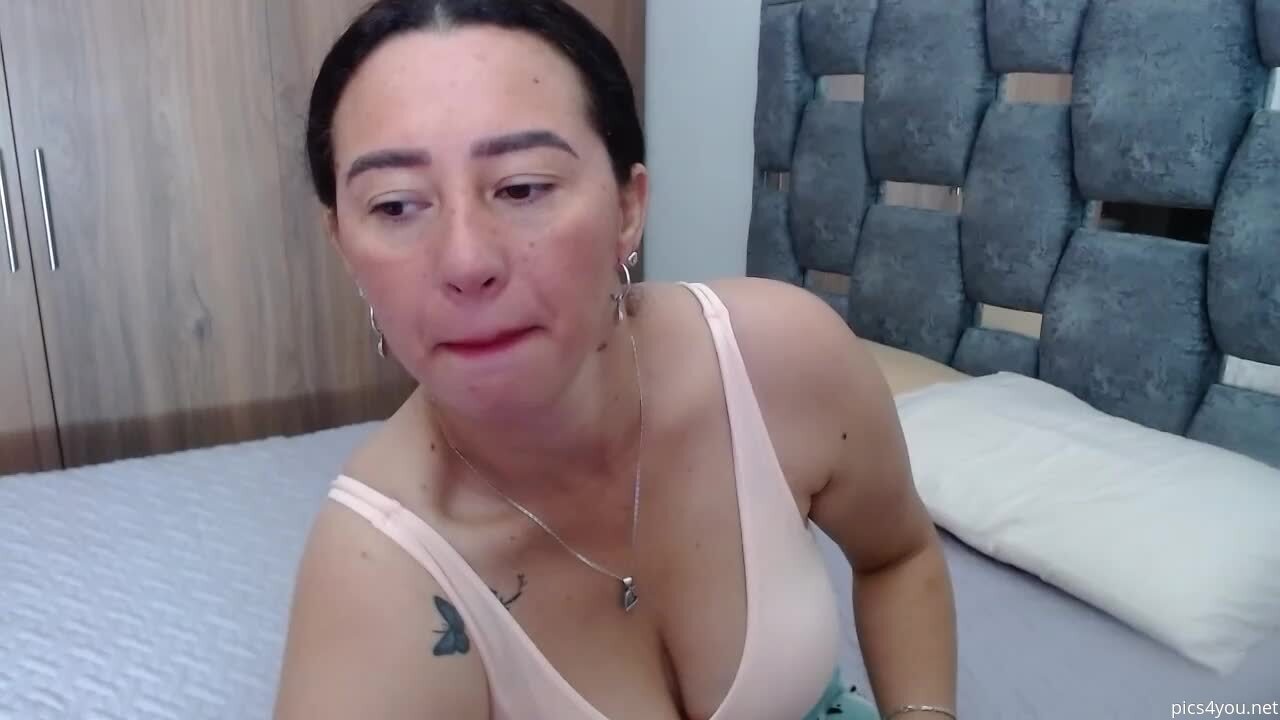 Sarahott_1