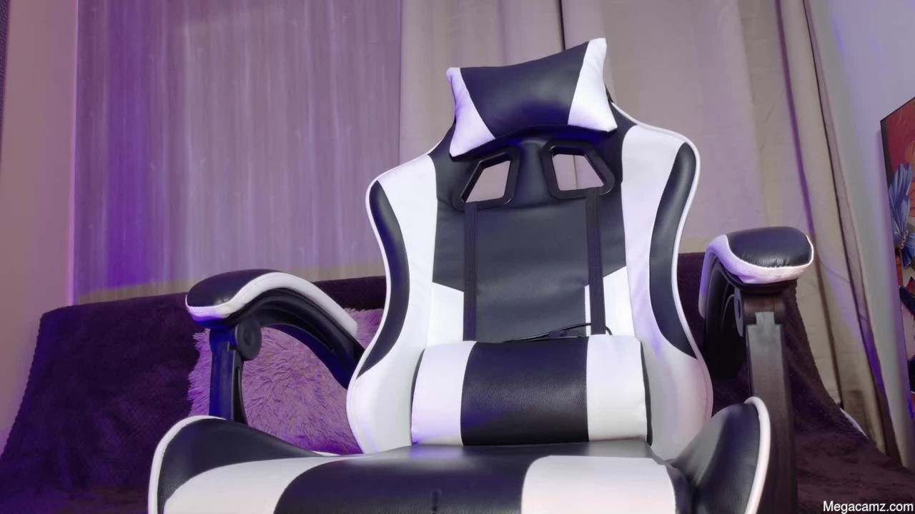 Aurora_collins08