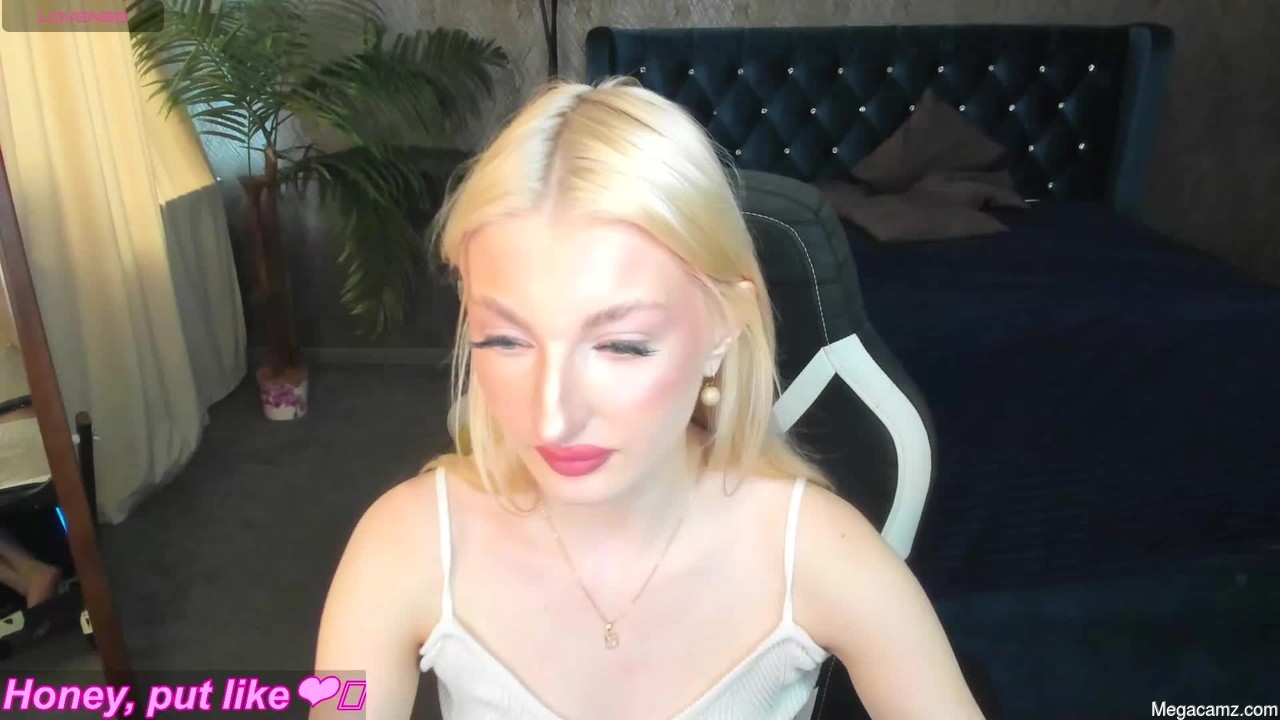 Sarrah_blush
