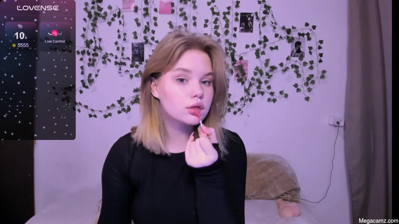 Mina27372