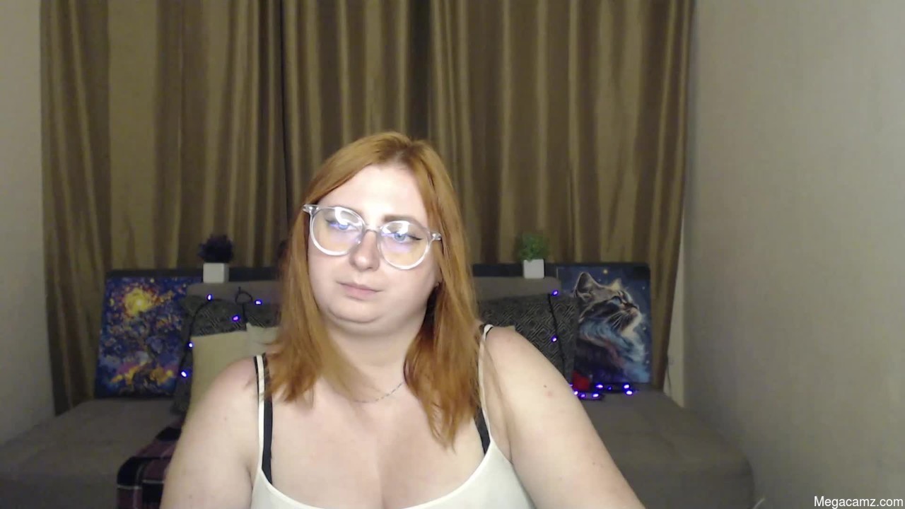 Alicia_side_red