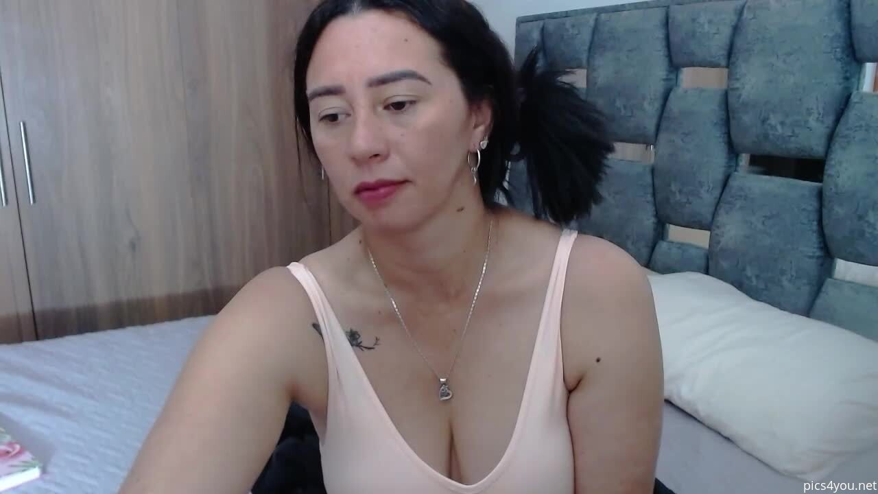 Sarahott_1
