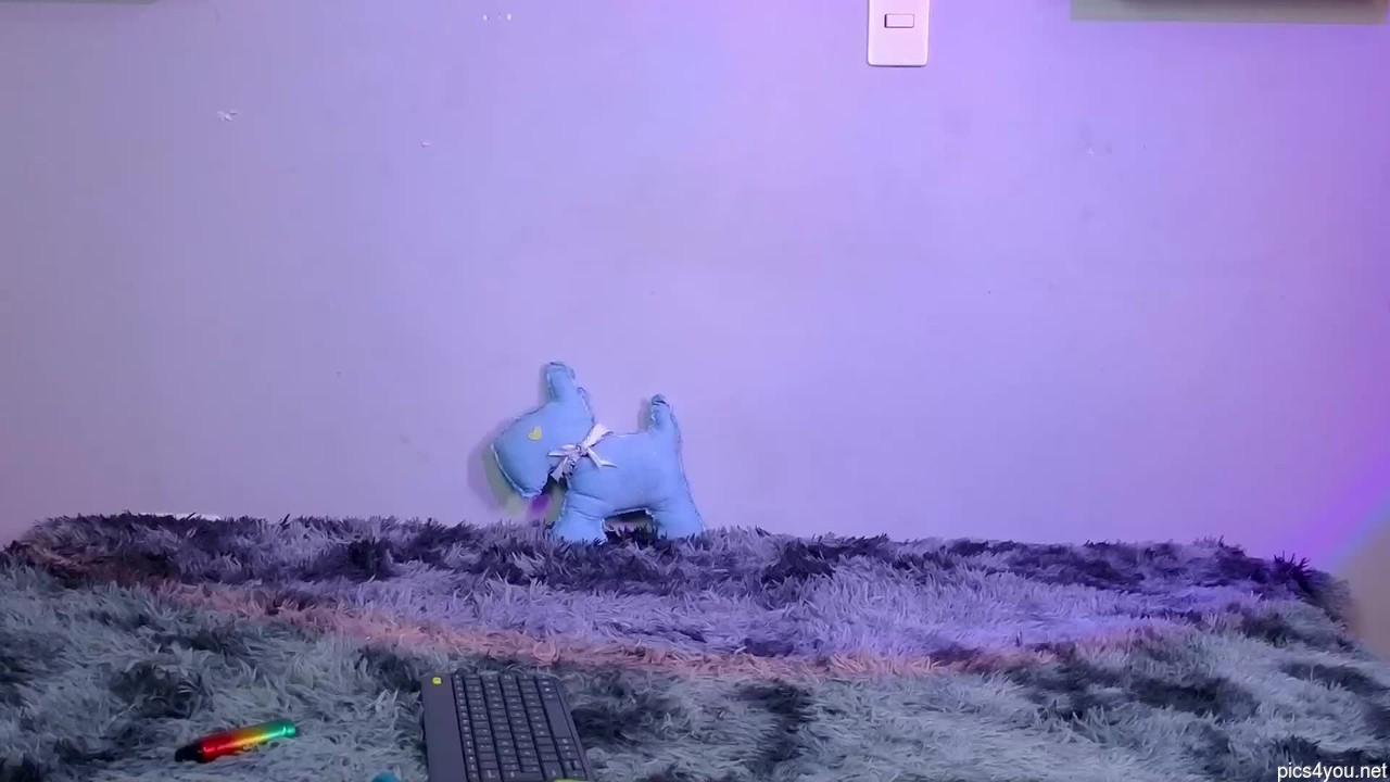 Macey_hairy