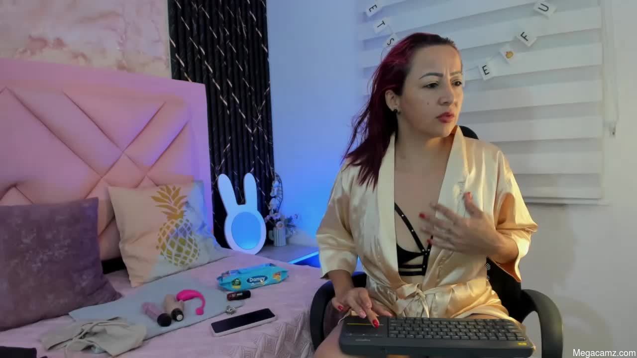 Mia_redrose