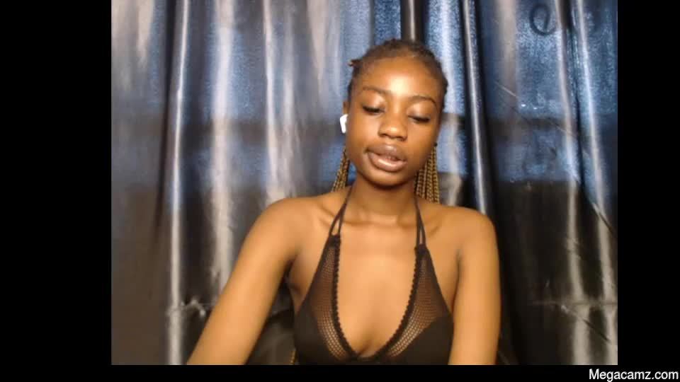 Ebony_petitequeen