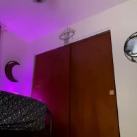 Maroon_moon