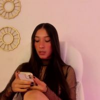 Gorgeous_brunette