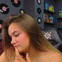 Emma_reeedd