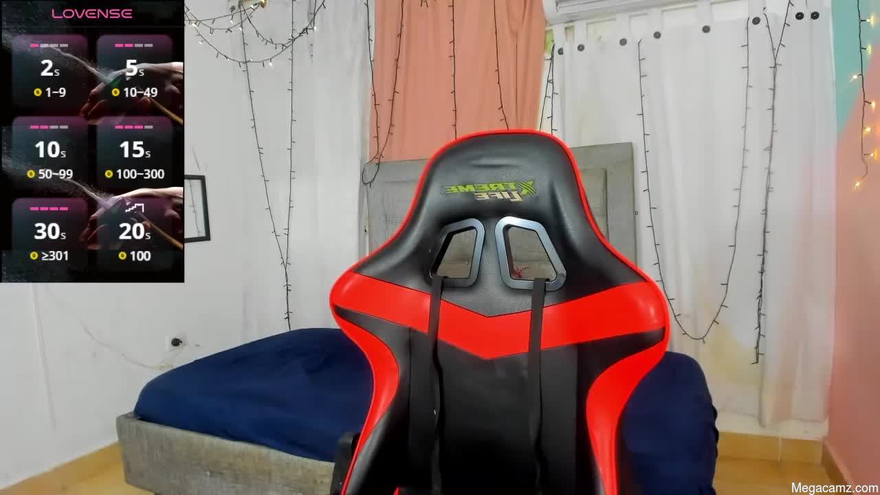 Megan_kis9