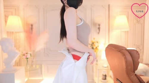 kbj22122814_lovesther01.jpg