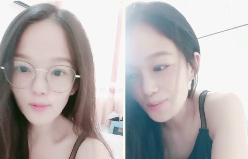 55512-气质眼镜小姐姐！外表甜美超会玩！黑丝美卝腿蹲在地上，直接尿尿流了一地，半脱下丝卝袜揉搓骚卝穴.jpg