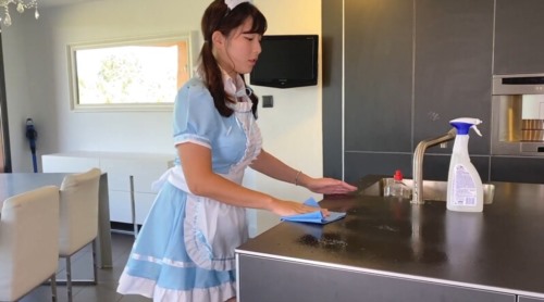 58090-万狼求档OnlyFans网红反差婊留学生美眉【香蕉妹】剧情演绎家庭保姆工作中被男主强行进入无水原版.jpg