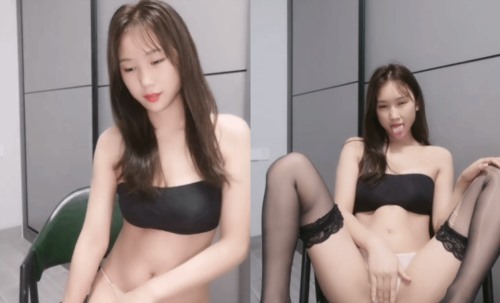 54624-甜美20小妹新人来袭！大长卝腿和炮卝友操卝逼，灵活小卝舌头舔diǎo，跪在椅子上后入美卝臀.jpg