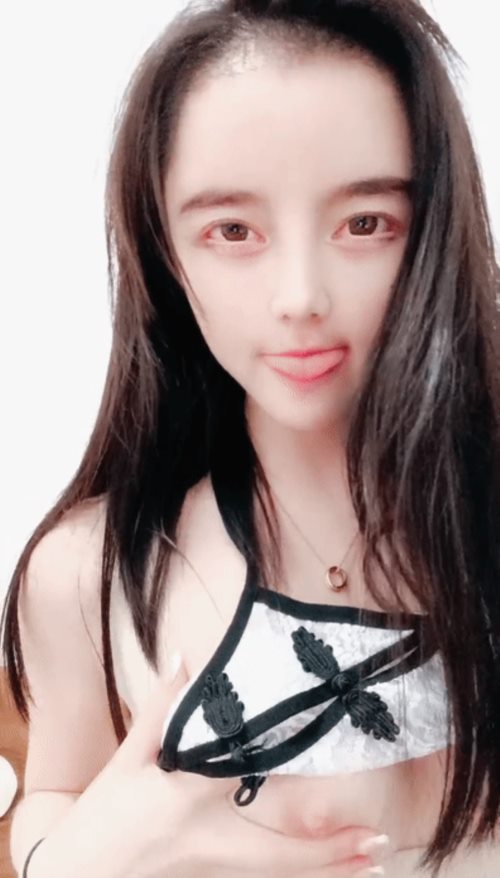 50183-粉奶粉穴超嫩卡哇伊萌妹子自慰花样多跳蛋假屌抽插美穴翘起屁股拍打骑乘抽插手指抠入高潮流出大量白浆.jpg