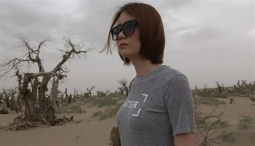 33230-学院派美女模特伊莉莎白户外景区全裸人体艺术诱惑完整版.jpg