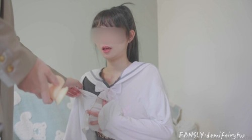 60282-几十万粉OnlyFans清纯萝莉巨卝乳网红嫩妹【蒸包】订阅~情趣镂空网衣学生制卝服啪啪口卝爆撸点很高.jpg