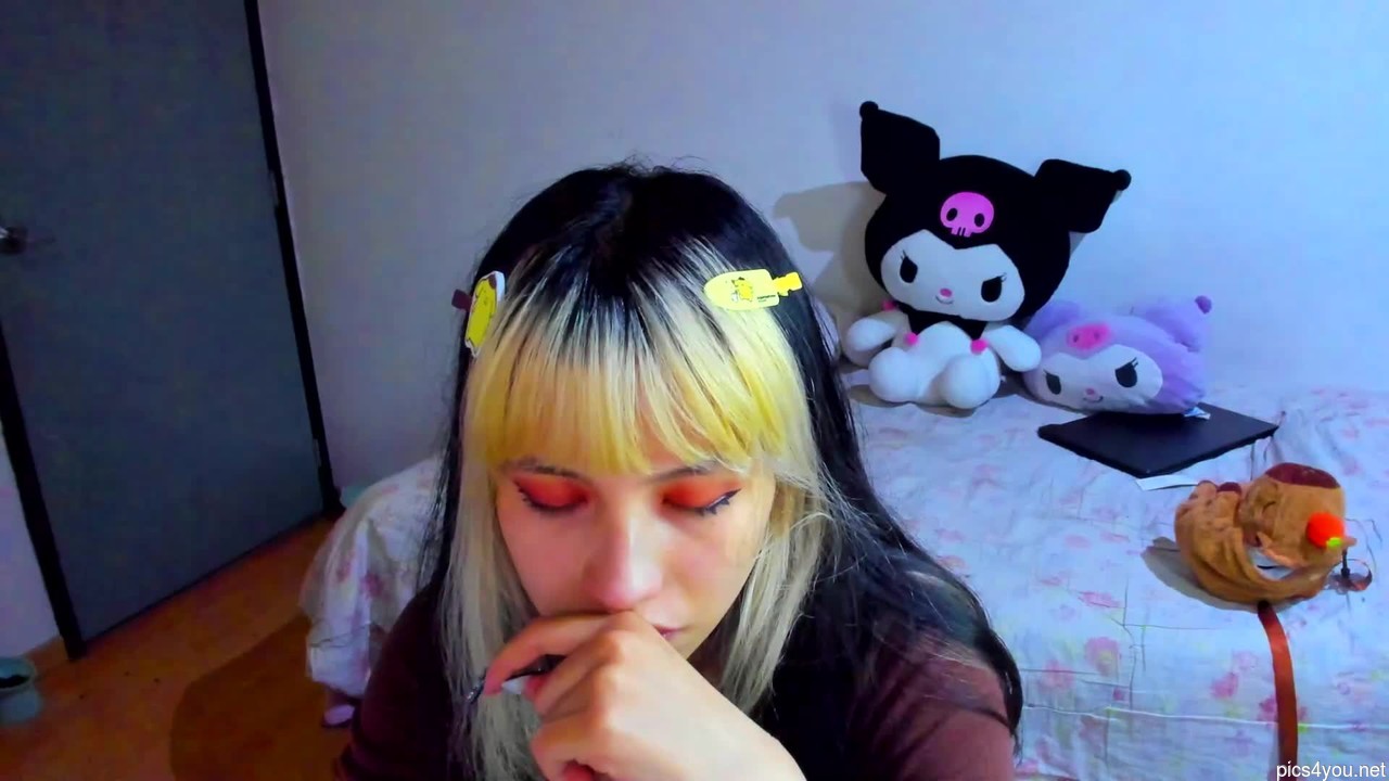 Azu_moure