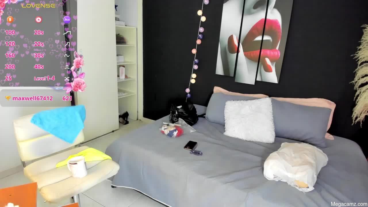 Antonnella_horny