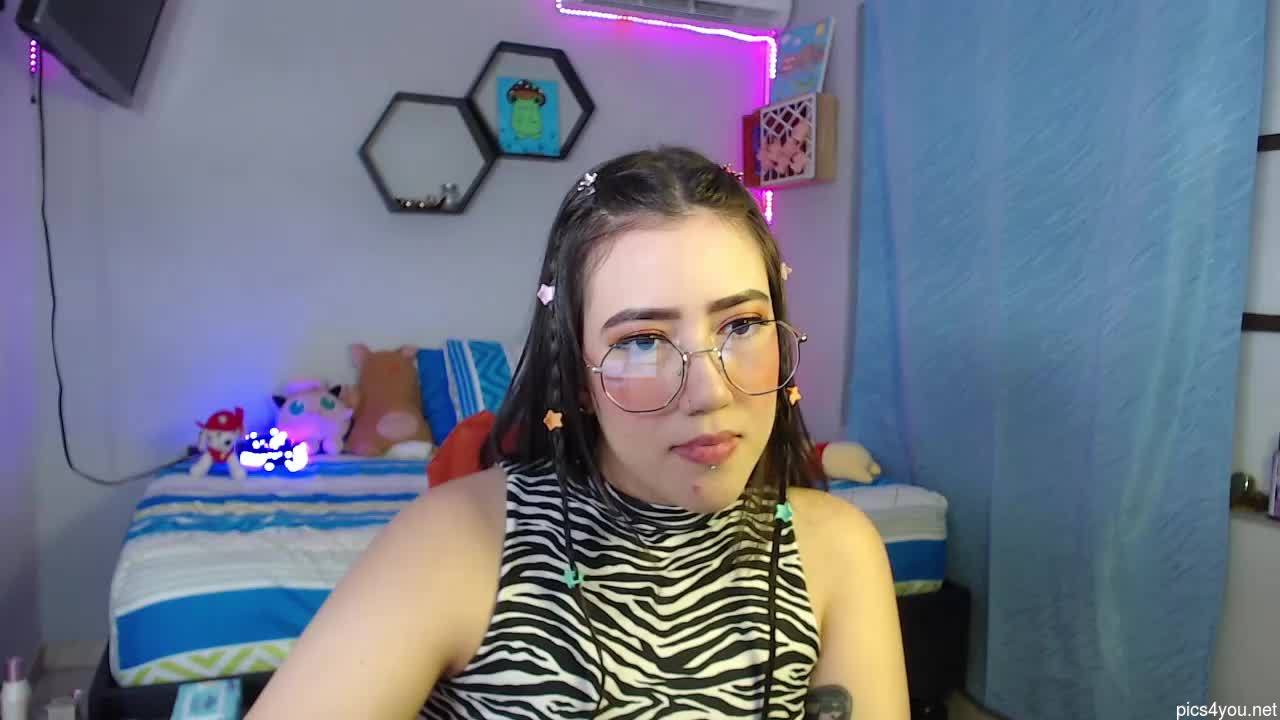 Aurora_shy_