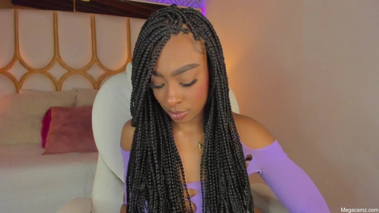 _ambar_curly_
