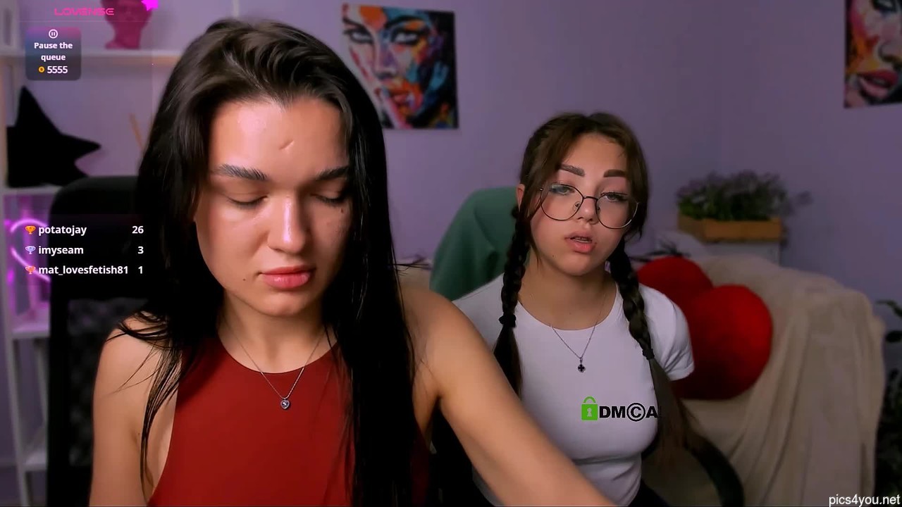 Kiki_swan