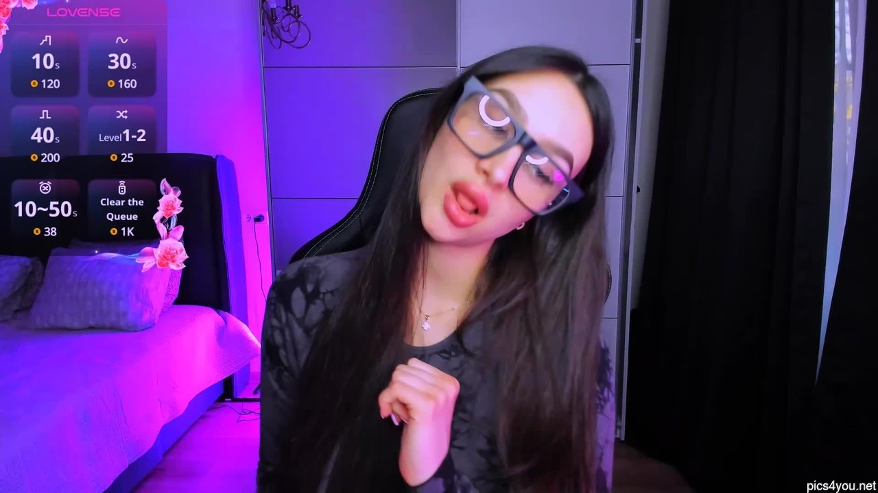 Veronica_larson