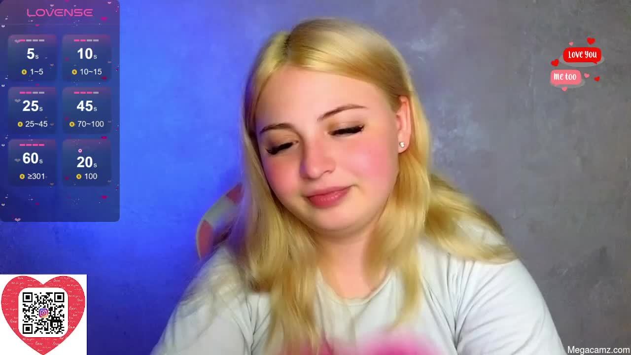 Shy_blondiee