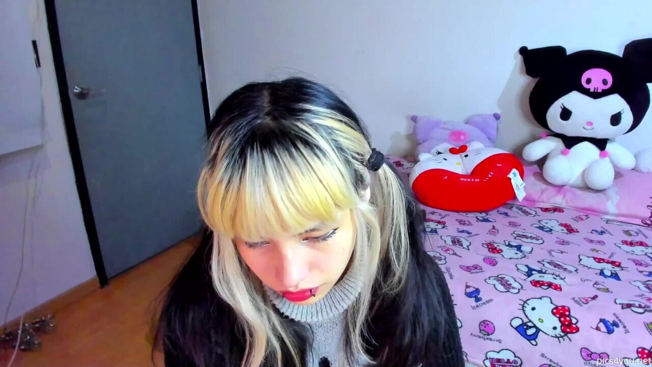 Azu_moure
